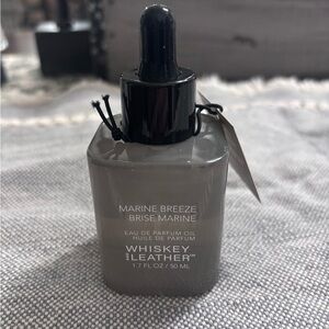 Whiskey Leather Marine Breeze Eau de Parfum Oil - Gray